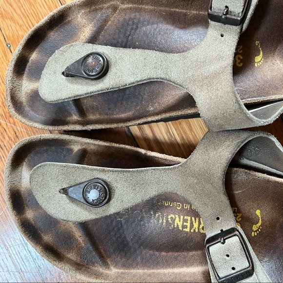 Birkenstock tan suede Gizah sandal in VGUC size 36 comfy and soft - Picture 3 of 13